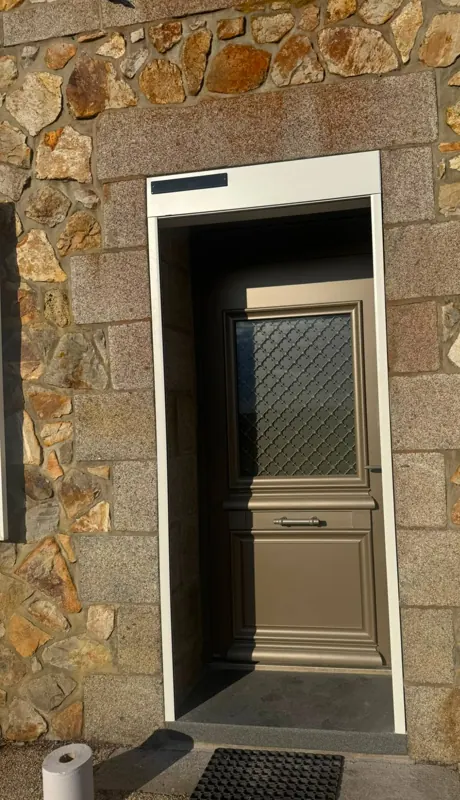 Installation Soleva Home chez un particulier : maison en pierre, chantier soleva home