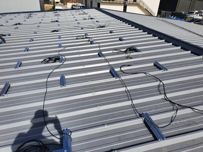 Installation Soleva Pro pour un professionnel : câblage sous les rails